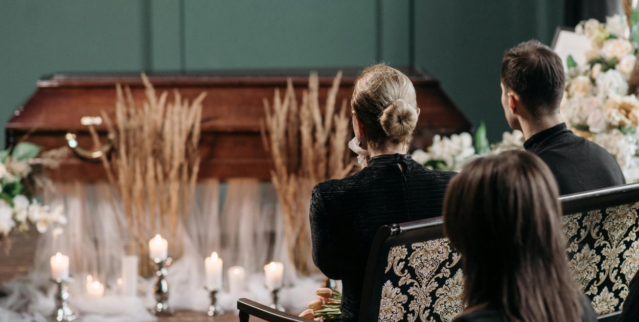 Jak wybrać zakład pogrzebowy w Ożarowie Mazowieckim