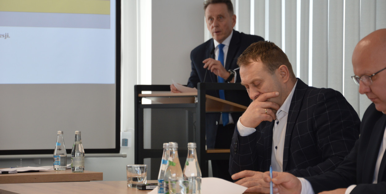 Radny krytycznie o działaniach starosty kolneńskiego