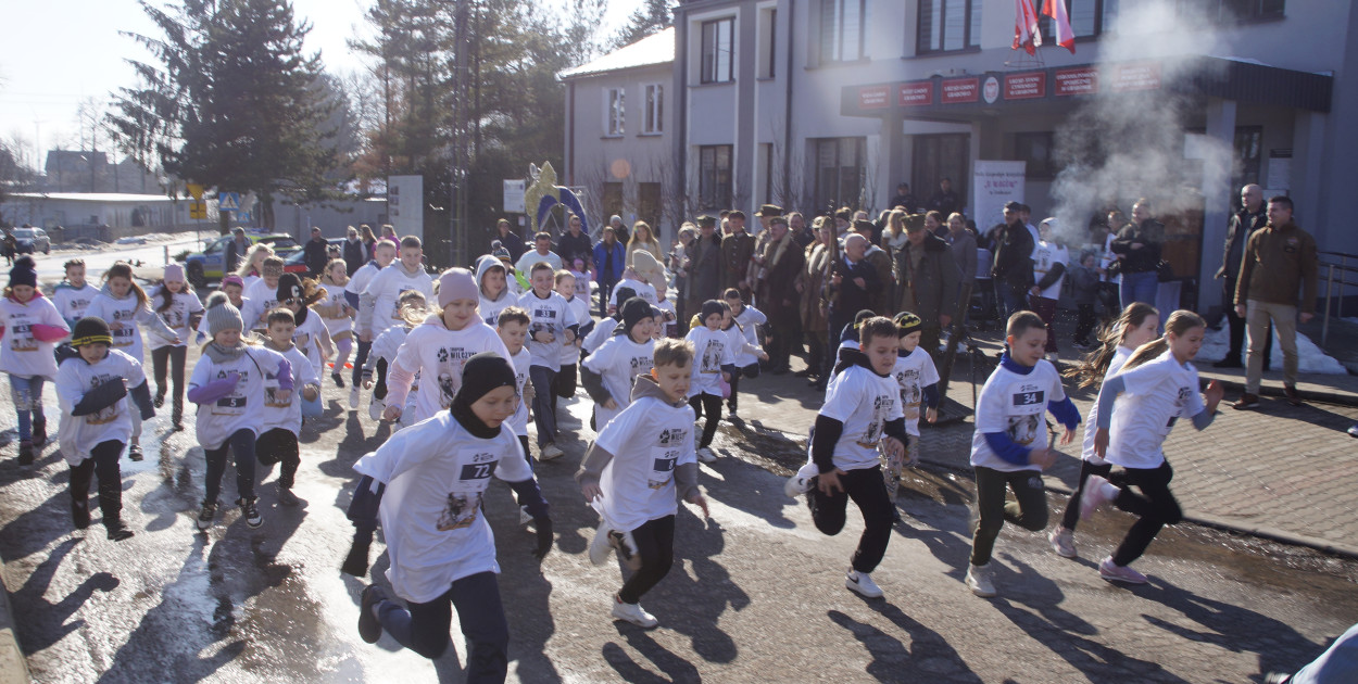 Grabowo: Po raz czternasty pobiegli „Tropem Wilczym”