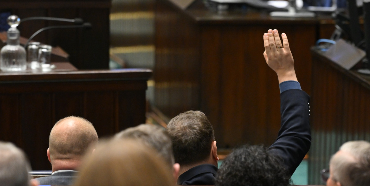 Sejm uchwalił ustawę likwidującą 1 października CBA