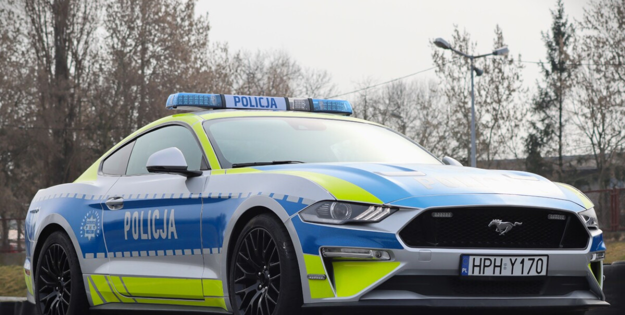 Skonfiskowany pijanemu kierowcy Mustang oficjalnie w służbie mazowieckiej policji