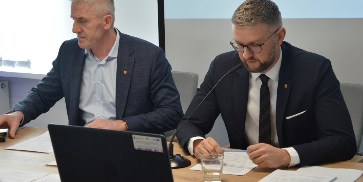 Czwartkowe decyzje radnych powiatowych (fotorelacja)